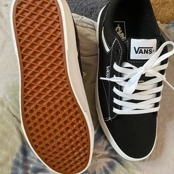 Vans | Shoes | Shoes For Sell Because Of Wrong Size | Poshmark display picture 3